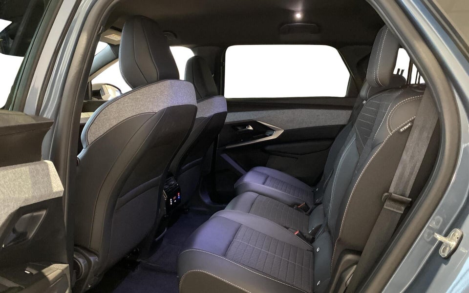 Peugeot e-5008 77 Allure 7prs 5d