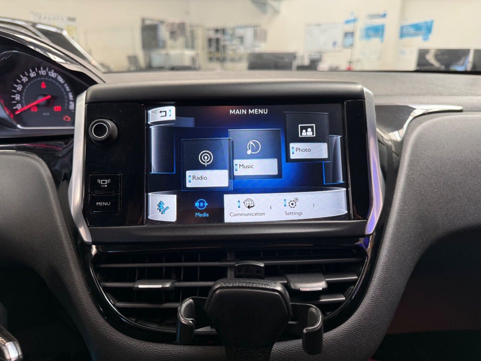 Peugeot 208 1,2 VTi Active 5d