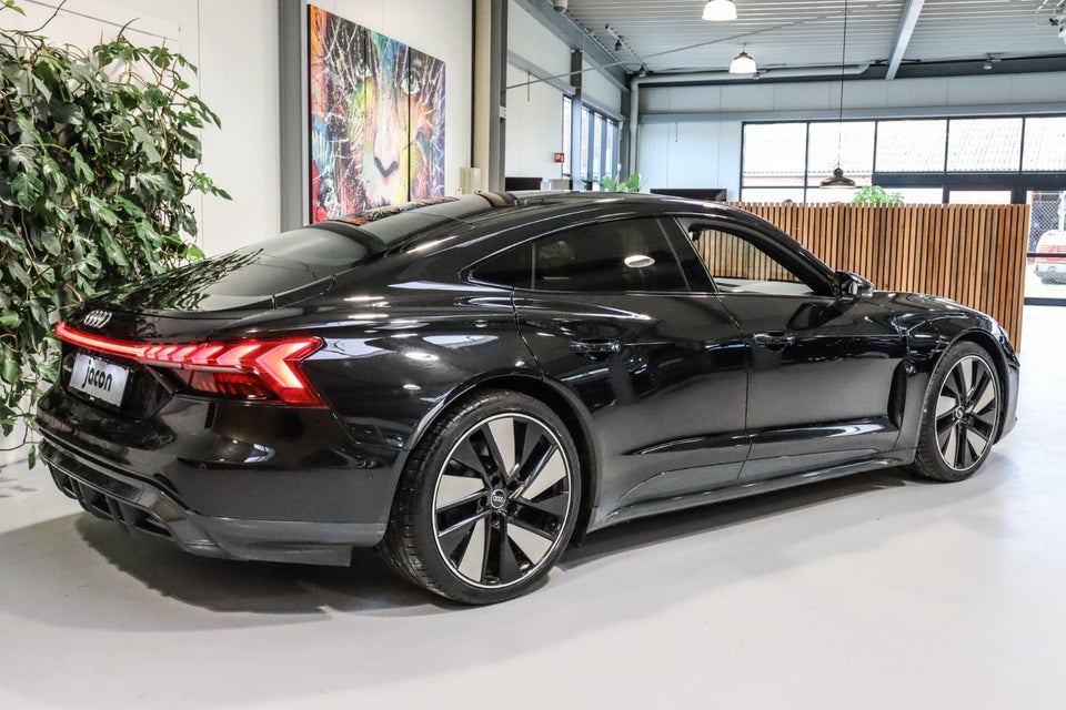 Audi e-tron GT quattro 4d