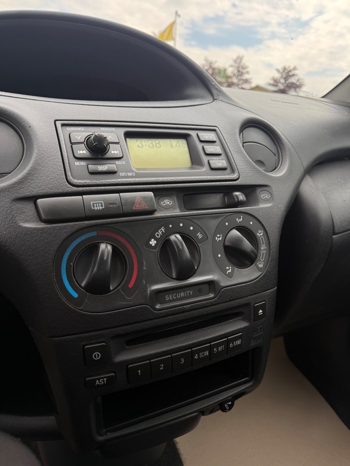 Toyota Yaris 1,0 Luna 3d