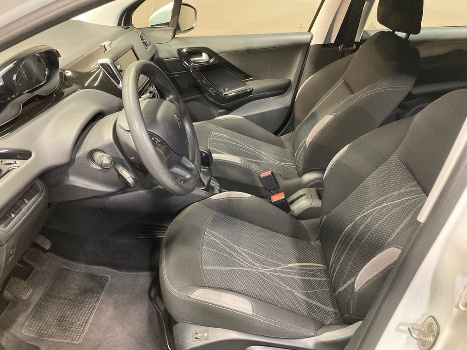 Peugeot 208 1,0 VTi Active 5d