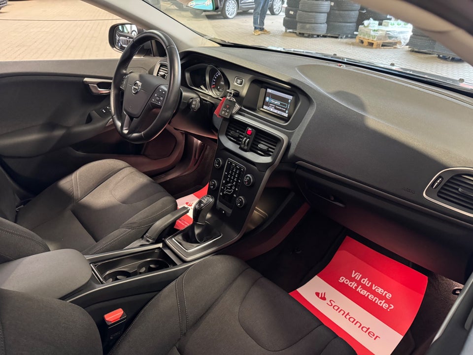 Volvo V40 2,0 D2 120 Kinetic 5d