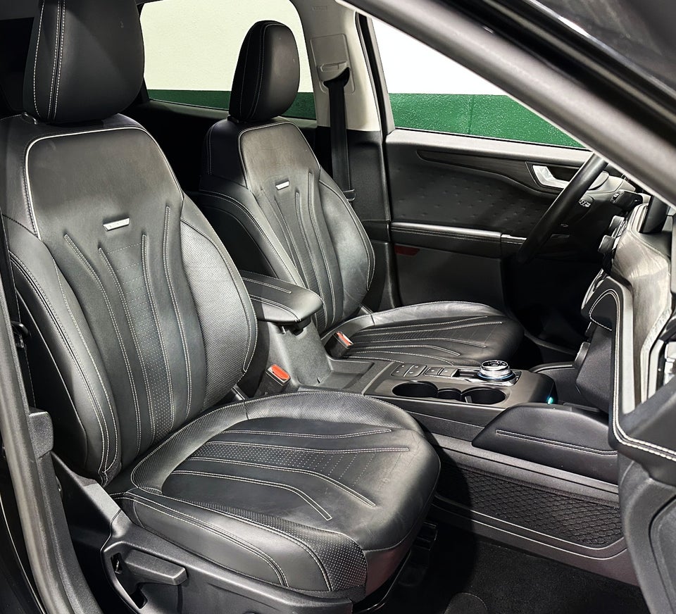 Ford Kuga 2,5 PHEV Vignale CVT 5d