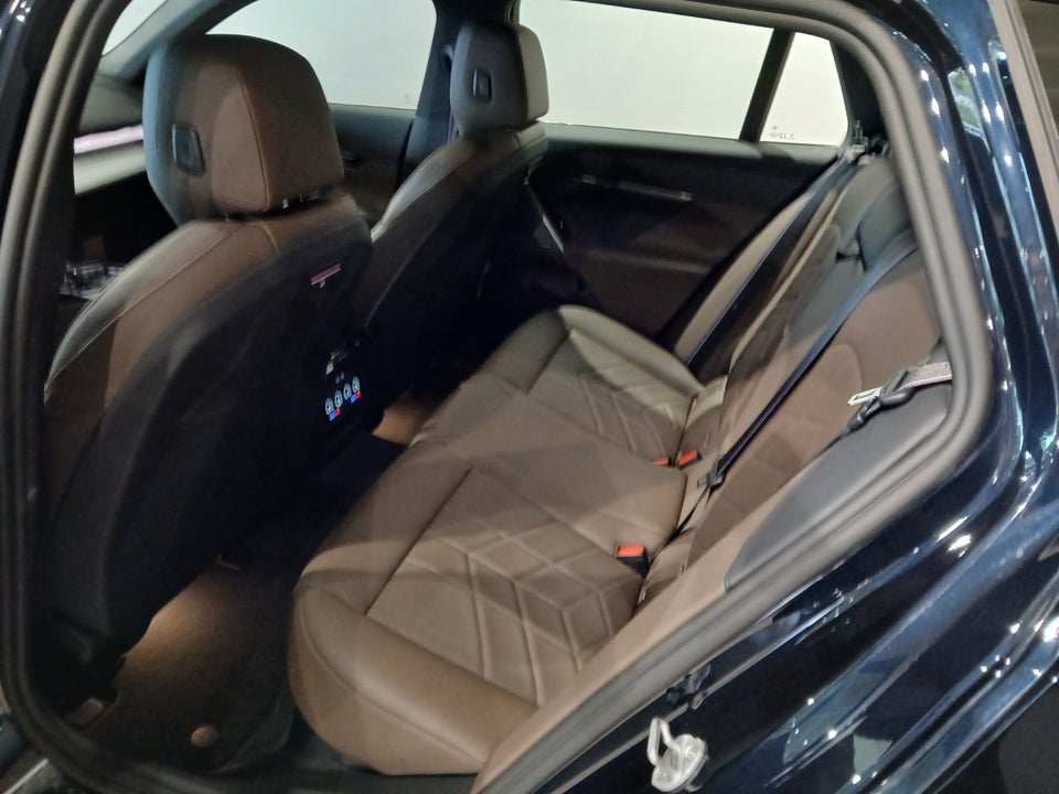 BMW i5 eDrive40 Touring Fully Charged 5d