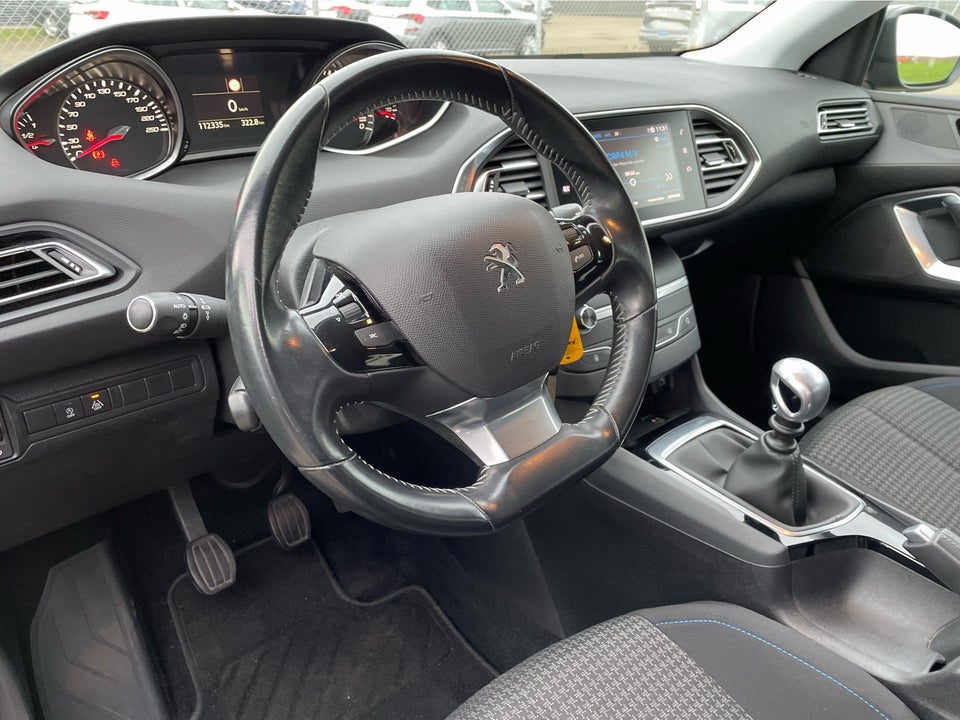 Peugeot 308 1,5 BlueHDi 130 Style 5d