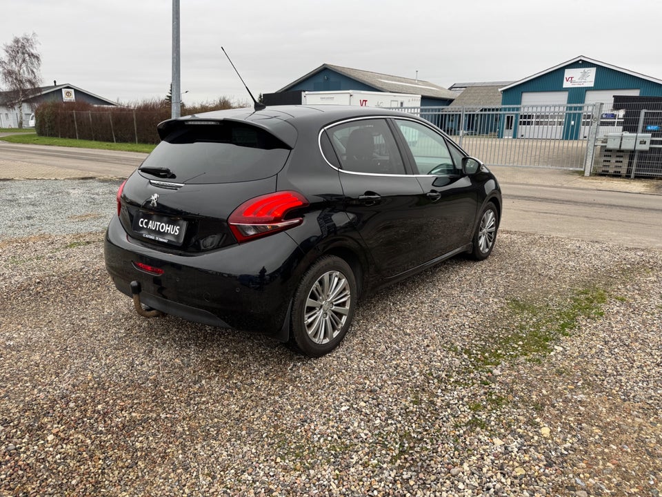 Peugeot 208 1,6 BlueHDi 100 Allure Sky 5d