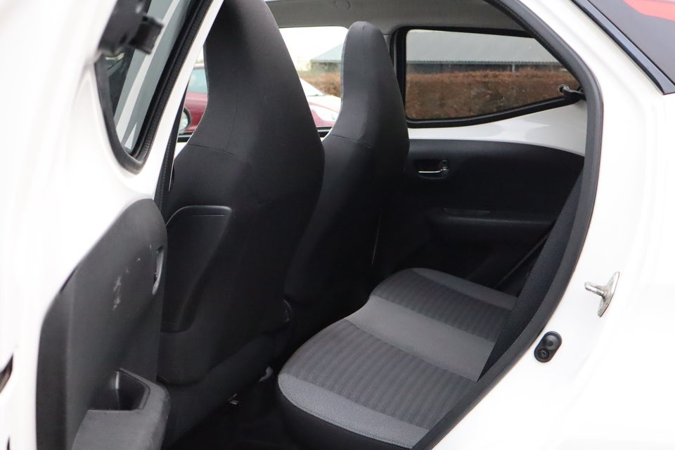 Toyota Aygo 1,0 VVT-i x-clusiv x-shift 5d