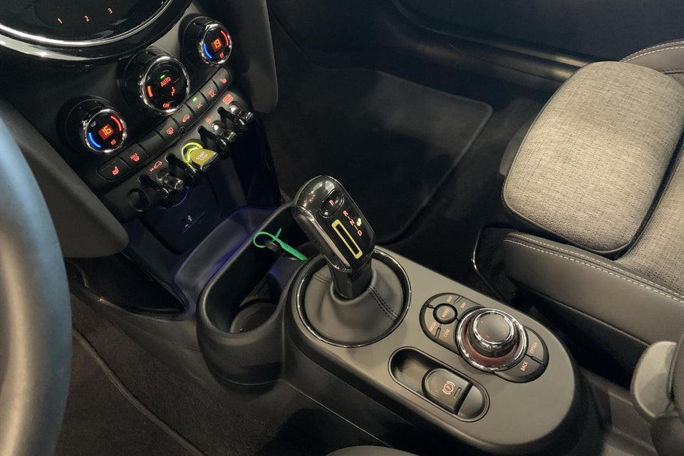 MINI Cooper SE Classic Trim 3d