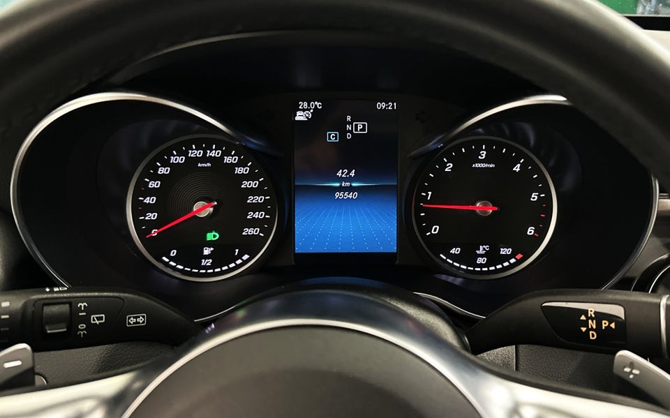 Mercedes C300 d 2,0 AMG Line stc. aut. 5d