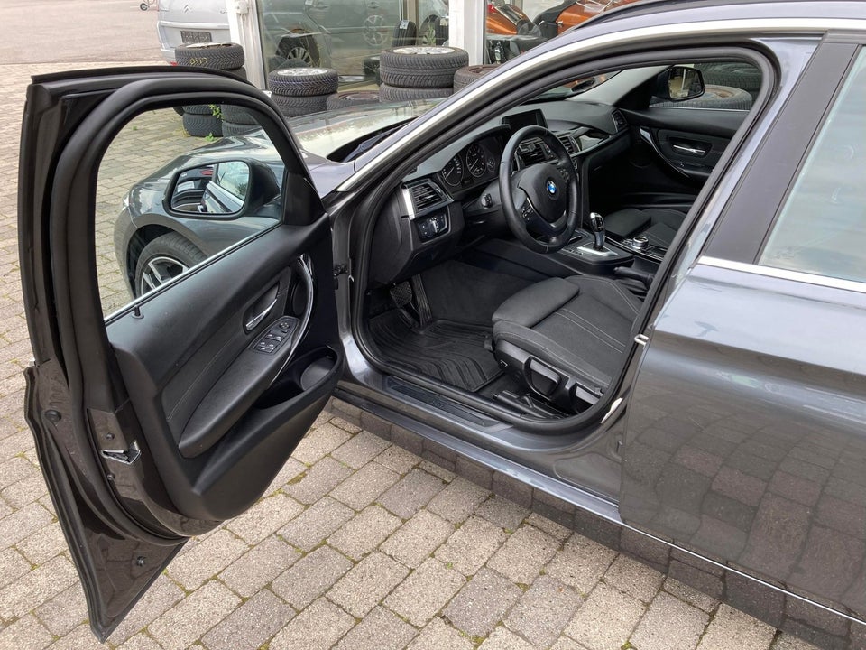 BMW 320d 2,0 Touring aut. 5d