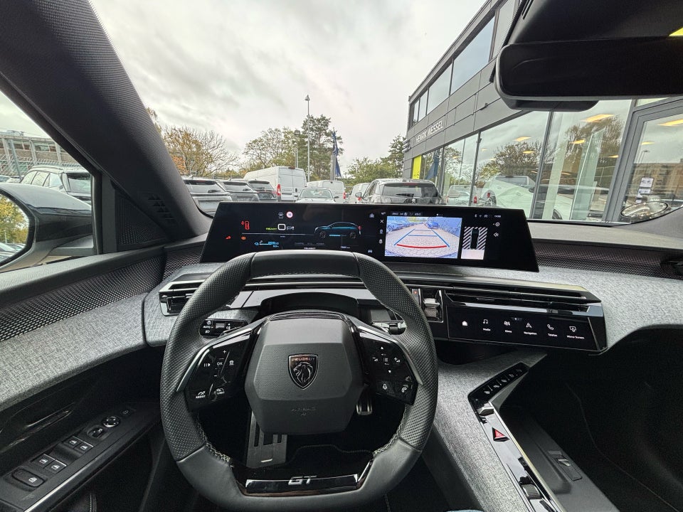 Peugeot e-3008 77 GT 5d