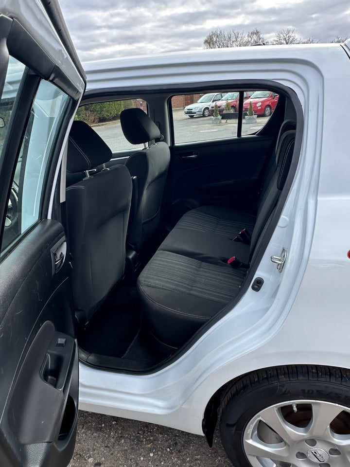 Suzuki Swift 1,2 Dualjet Exclusive 5d