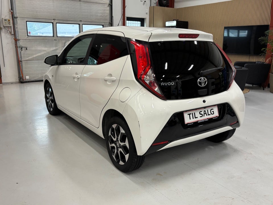 Toyota Aygo 1,0 VVT-i x-press 5d