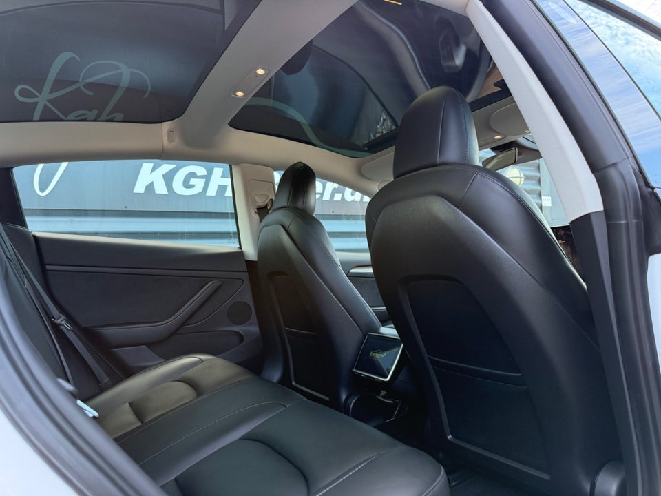 Tesla Model 3 RWD 4d