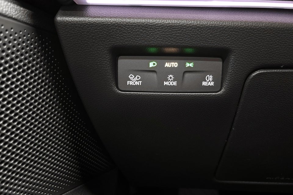 VW Passat 1,5 eHybrid Elegance Variant DSG 5d