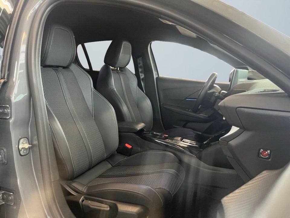 Peugeot e-208 54 GT 5d