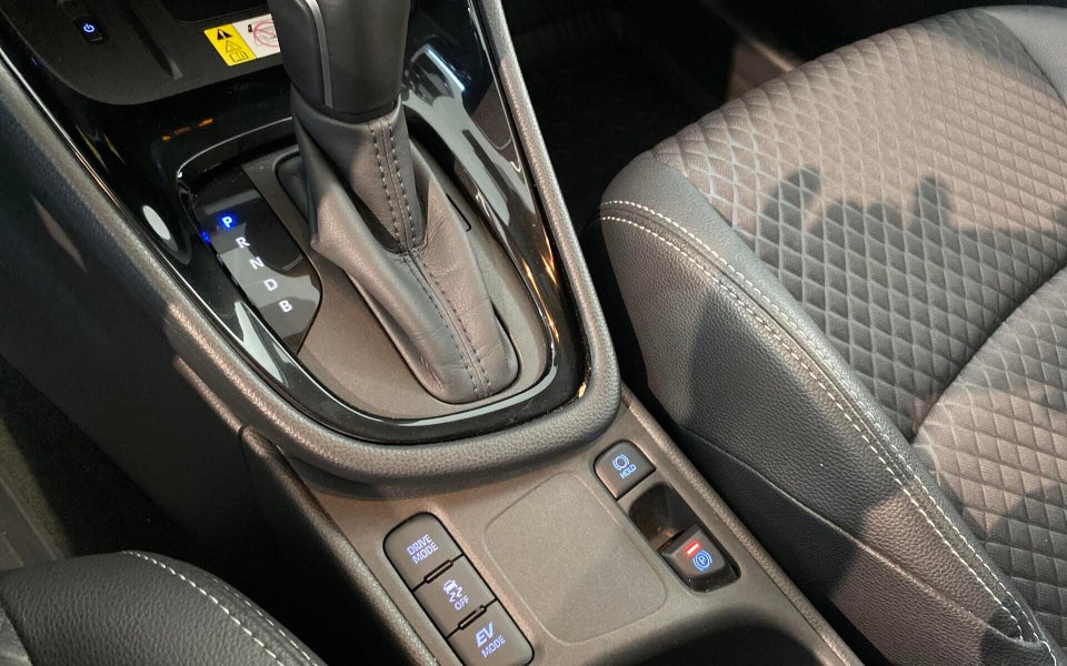 Toyota Yaris 1,5 Hybrid H3 Style e-CVT 5d