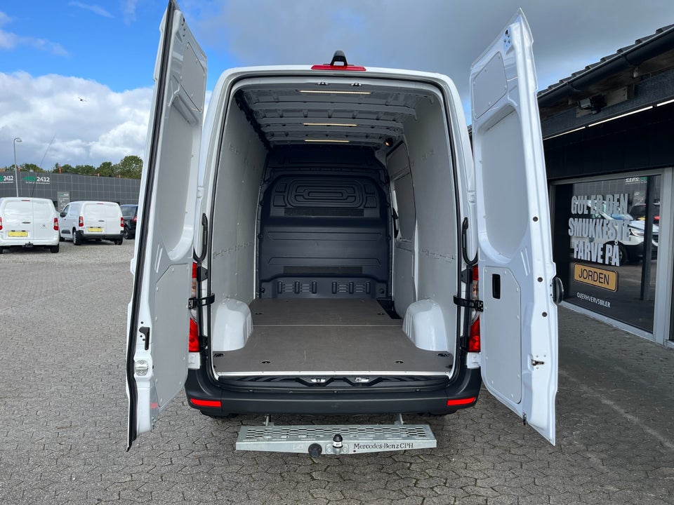 Mercedes Sprinter 317 2,0 CDi A2 Kassevogn aut. RWD