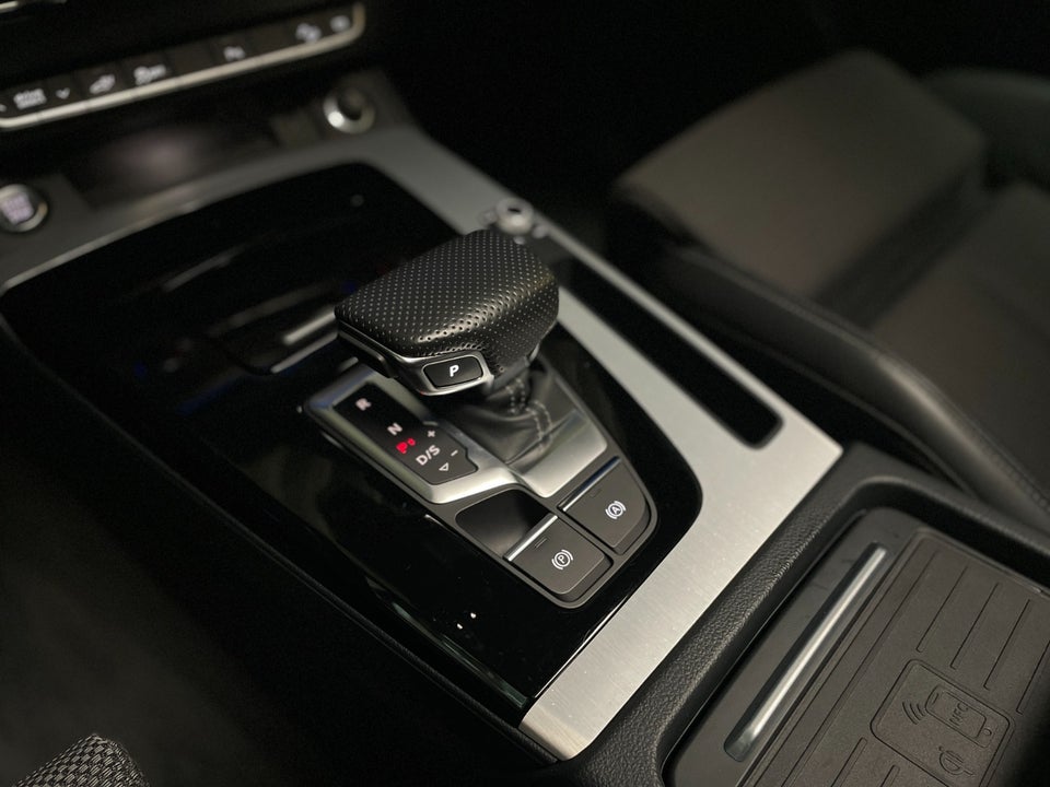 Audi Q5 55 TFSi e S-line quattro S-tr. 5d