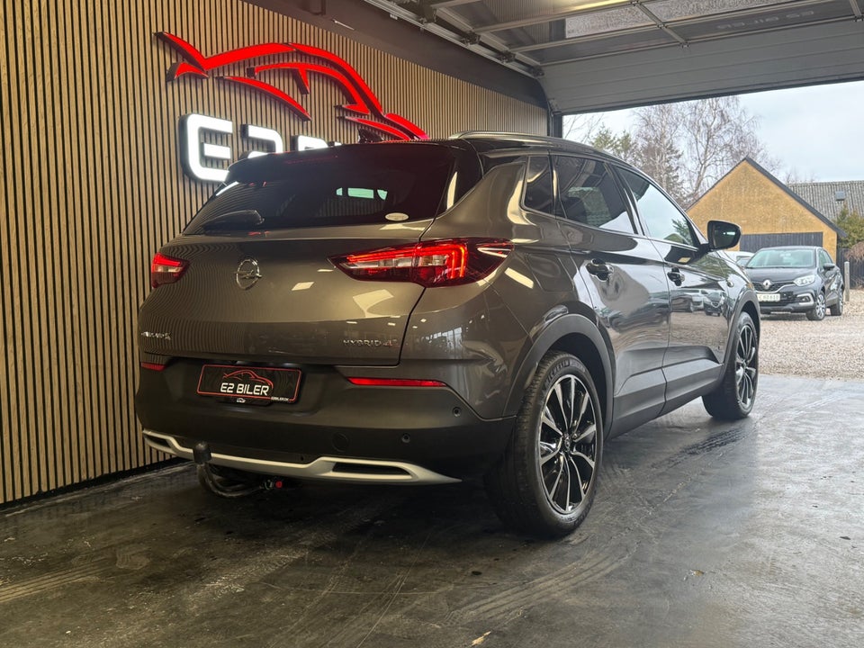 Opel Grandland X 1,6 Hybrid4 Ultimate aut. 5d