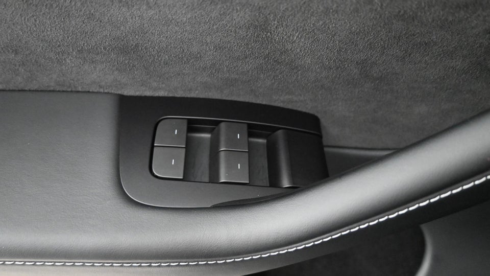 Tesla Model Y Long Range AWD 5d