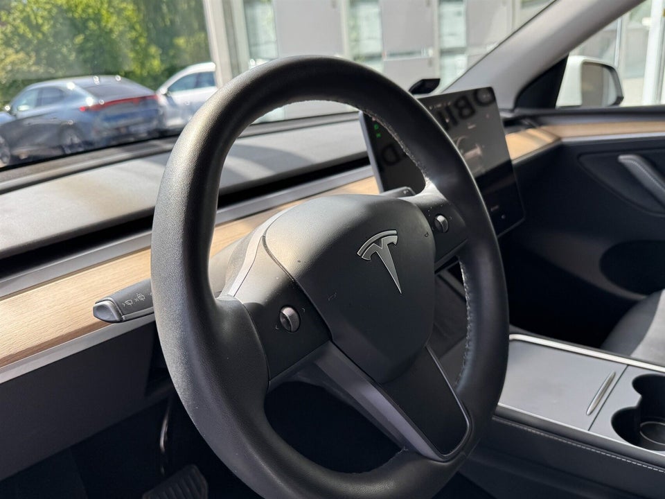 Tesla Model Y Long Range AWD 5d