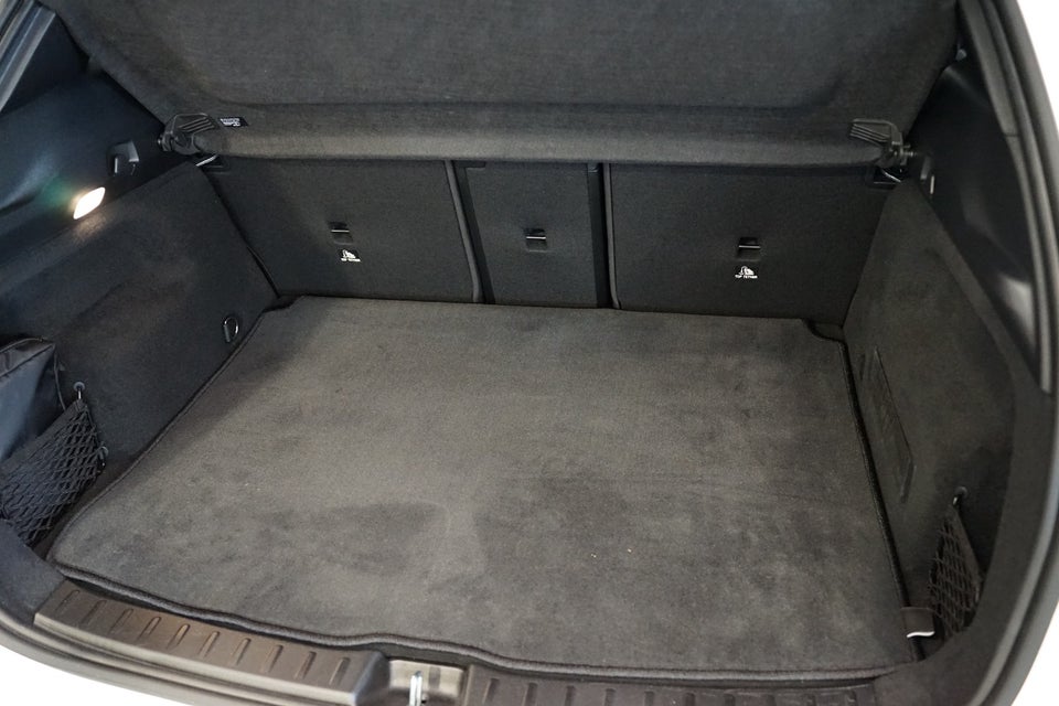 Mercedes EQA300 Progressive 4Matic 5d