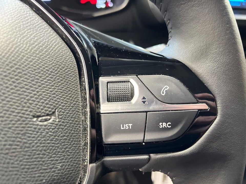 Peugeot 208 1,2 PureTech 75 Selection 5d