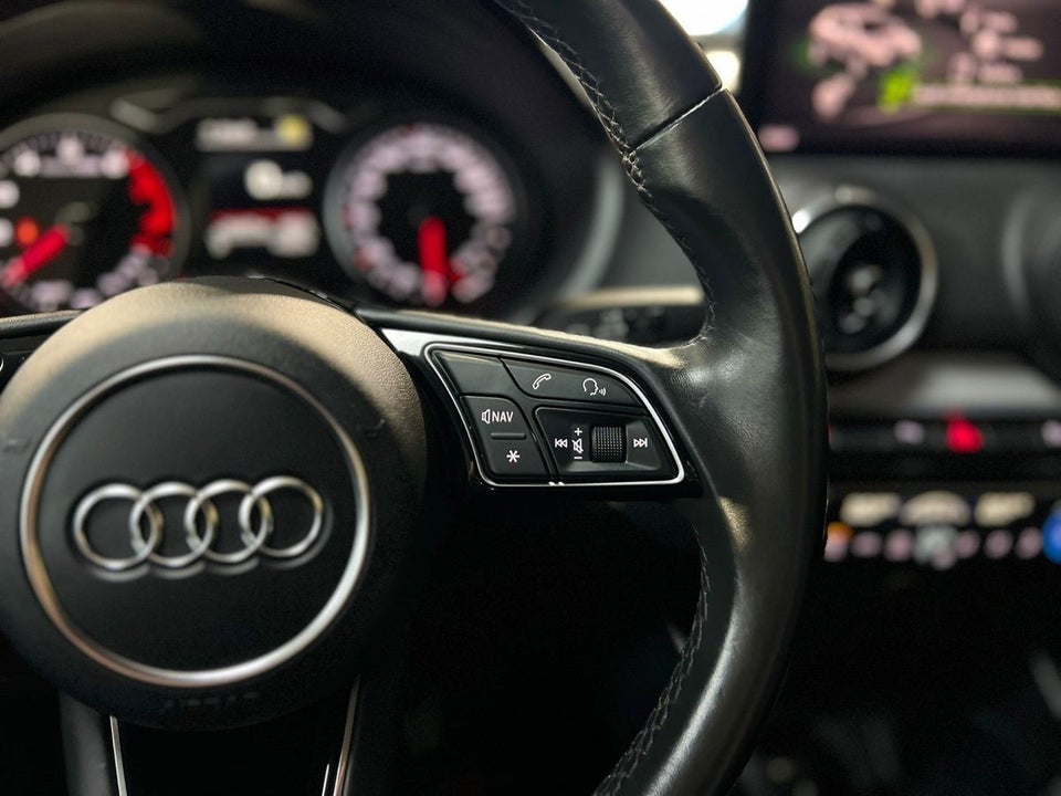 Audi Q2 35 TFSi Prestige S-tr. 5d