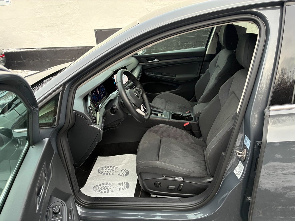 VW Golf VIII 1,4 eHybrid DSG 5d