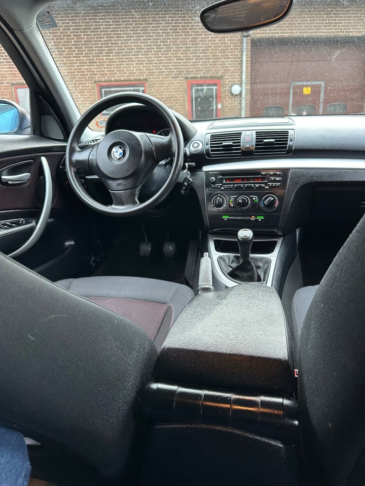 BMW 120i 2,0 Advantage 5d