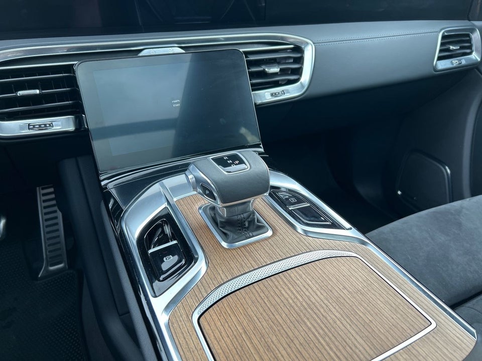 Hongqi E-HS9 99 Premium 5d