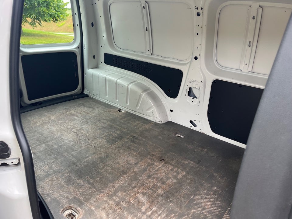 VW Caddy 2,0 TDi 102 Cargo