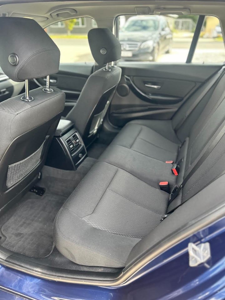 BMW 320d 2,0 Touring Connected aut. 5d