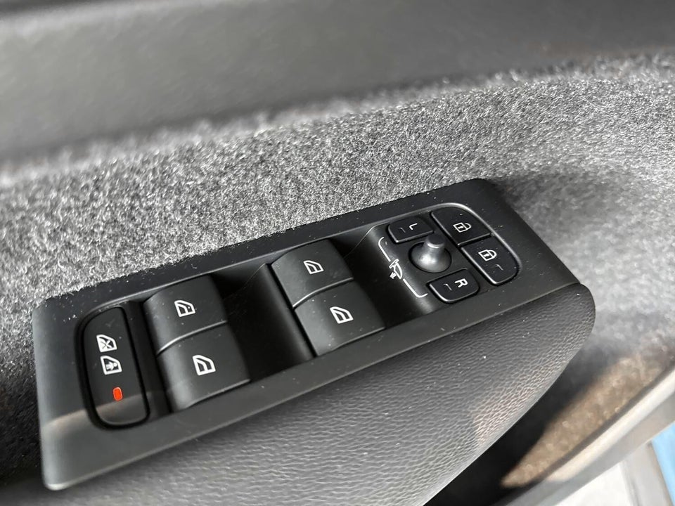 Volvo XC40 ReCharge Twin Plus 5d