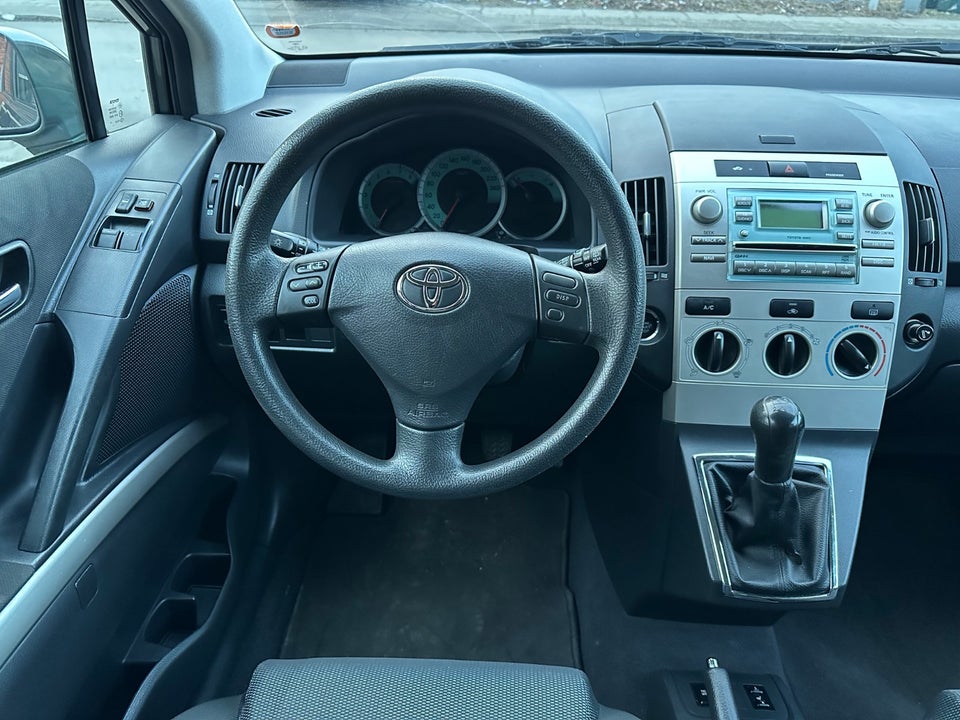 Toyota Corolla Verso 1,8 Sol 7prs 5d