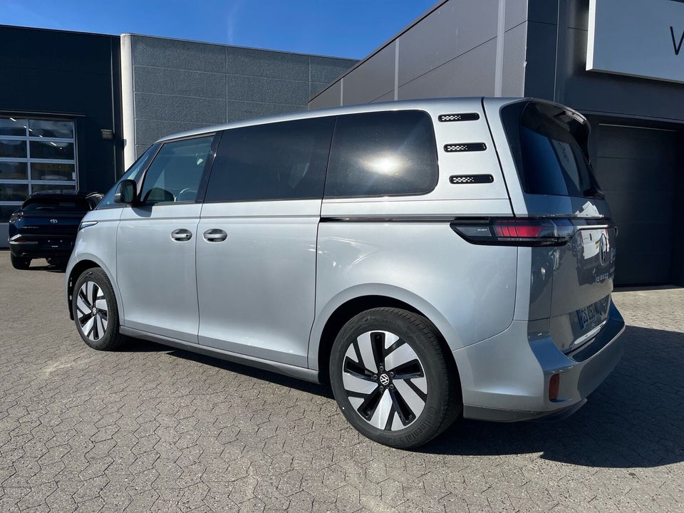 VW ID. Buzz 77 Pro SWB 5d