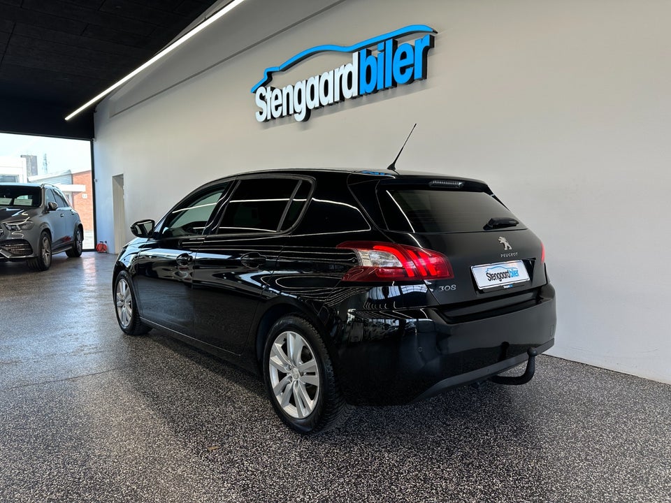 Peugeot 308 1,2 e-THP 130 Active EAT6 5d