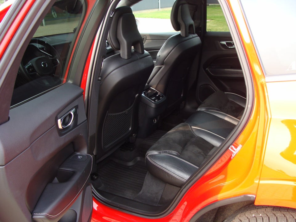 Volvo XC60 2,0 D4 190 R-Design aut. AWD 5d