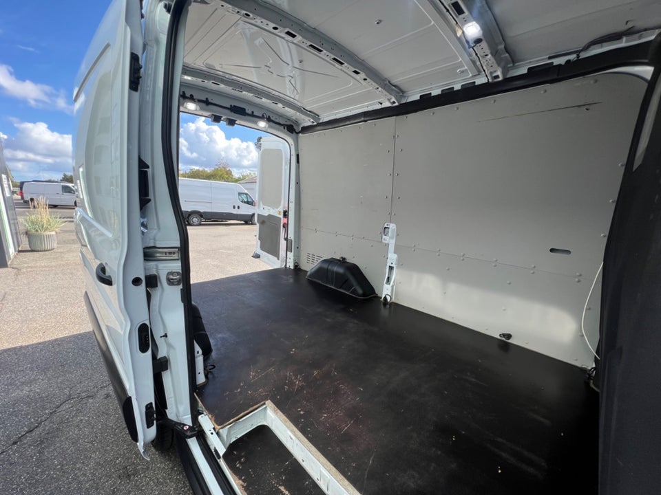 Ford Transit 350 L2 Van 2,0 TDCi 170 Trend H2 RWD