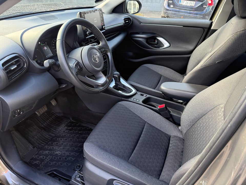 Toyota Yaris 1,5 Hybrid Active Tech+ Design e-CVT 5d