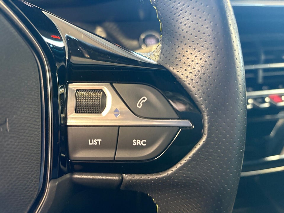 Peugeot e-2008 50 GT Sky 5d