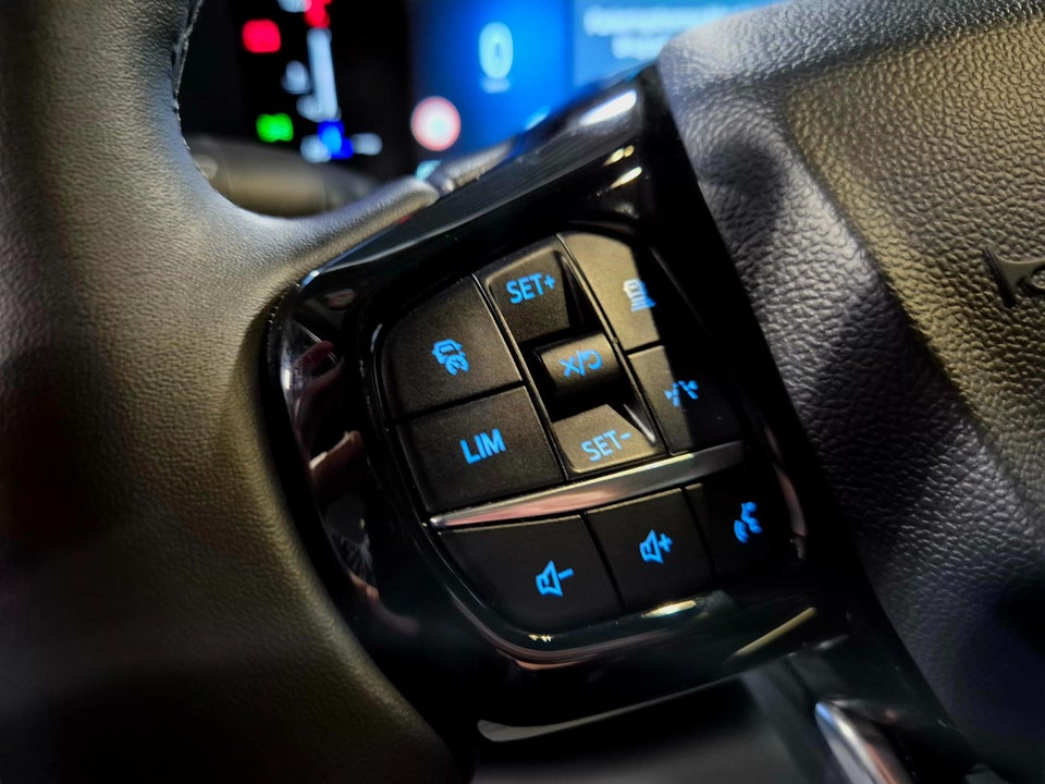 Ford Transit Custom 320L 2,0 EcoBlue Trend