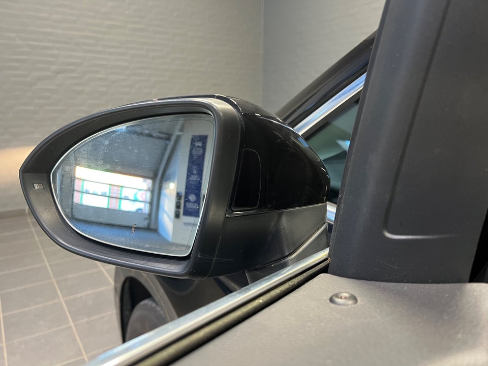 VW Touran 1,6 TDi 115 IQ.Drive DSG 7prs 5d