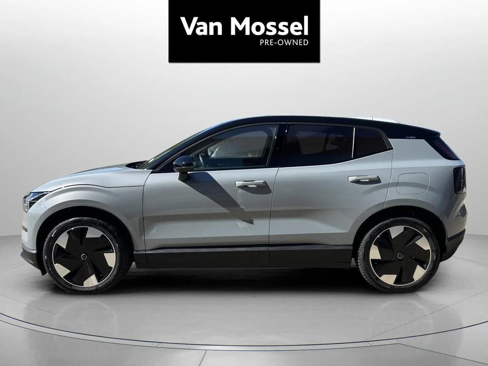 Volvo EX30 Extended Range Plus 5d