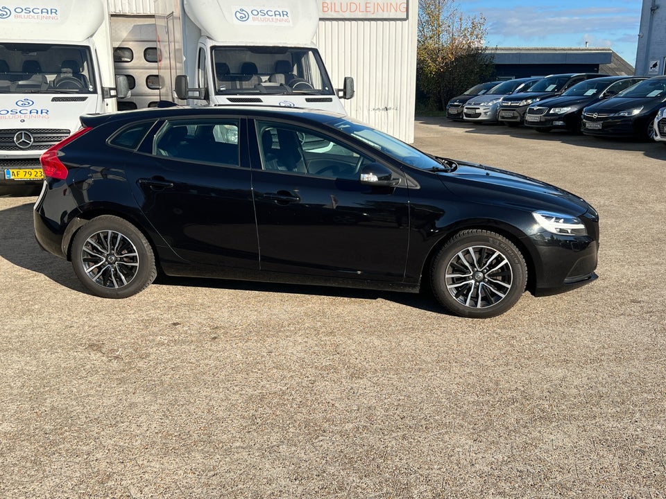 Volvo V40 2,0 D3 150 Momentum aut. 5d