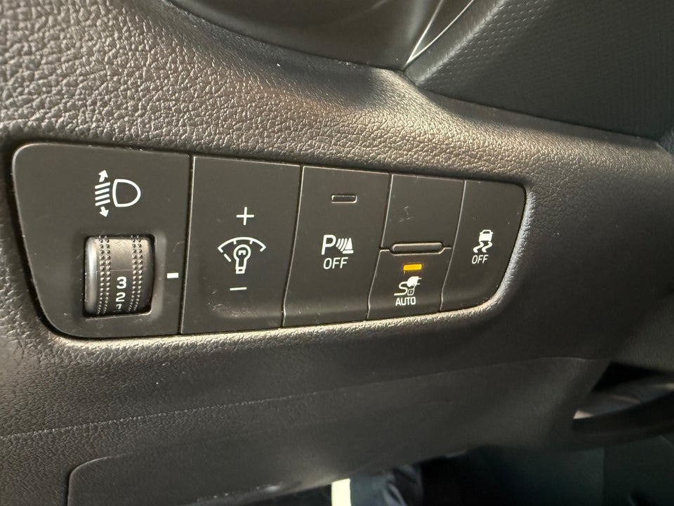 Hyundai Kona 64 EV Essential 5d