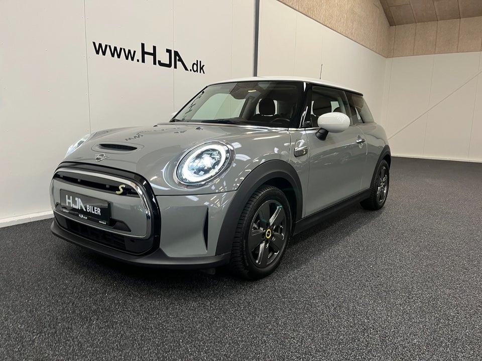 MINI Cooper SE Essential 3d