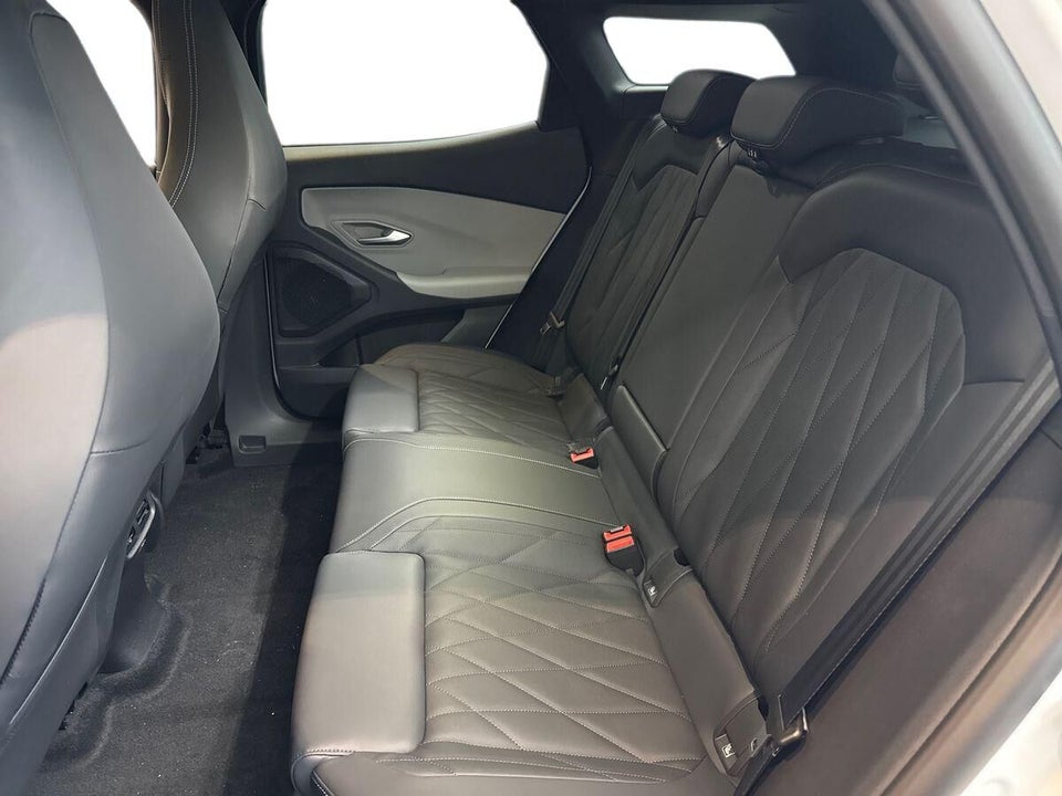 Ford Explorer 77 Premium Extended Range 5d