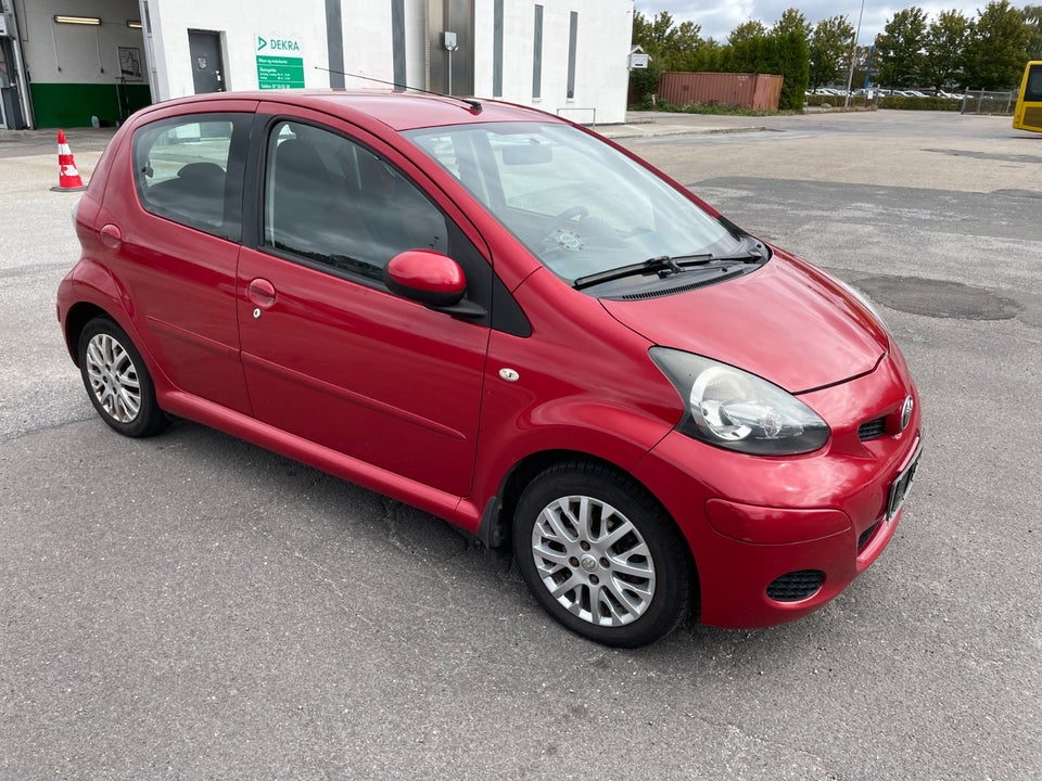 Toyota Aygo 1,0 Plus Red Line 5d